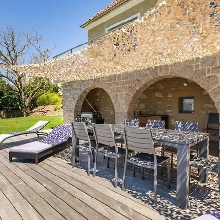 Hébergement de vacances De Charme Avec Piscine Chauffee Pres Des Thermes De Vichy, Jardin Clos, Clim Et Confort Absolu - Fr-1-489-495 *